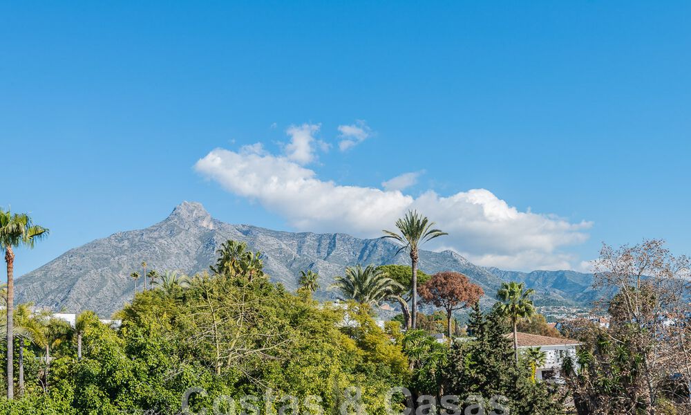 Luxueus appartement te koop met panoramisch zeezicht in een gated urbanisatie op de Golden Mile, Marbella 61721