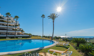 Luxueus appartement te koop met panoramisch zeezicht in een gated urbanisatie op de Golden Mile, Marbella 61724 