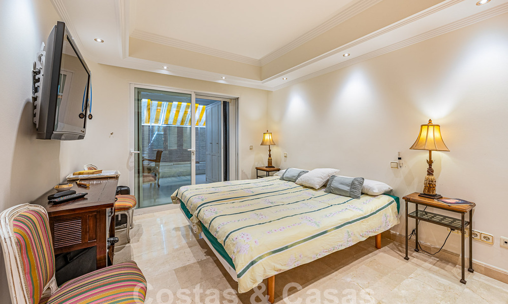 Luxueus appartement te koop met panoramisch zeezicht in een gated urbanisatie op de Golden Mile, Marbella 61734