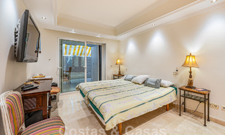 Luxueus appartement te koop met panoramisch zeezicht in een gated urbanisatie op de Golden Mile, Marbella 61734 