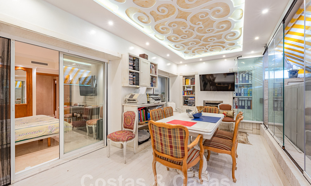 Luxueus appartement te koop met panoramisch zeezicht in een gated urbanisatie op de Golden Mile, Marbella 61740