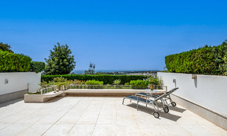 Luxueus appartement te koop met panoramisch zeezicht in een gated urbanisatie op de Golden Mile, Marbella 61746 
