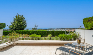 Luxueus appartement te koop met panoramisch zeezicht in een gated urbanisatie op de Golden Mile, Marbella 61747 
