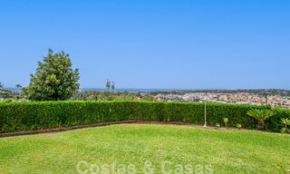 Luxueus appartement te koop met panoramisch zeezicht in een gated urbanisatie op de Golden Mile, Marbella 61748 