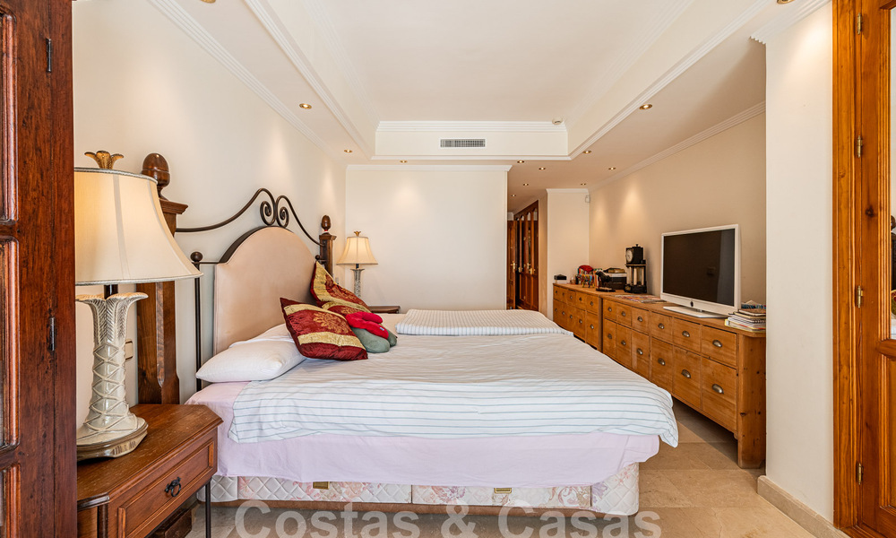 Luxueus appartement te koop met panoramisch zeezicht in een gated urbanisatie op de Golden Mile, Marbella 61751