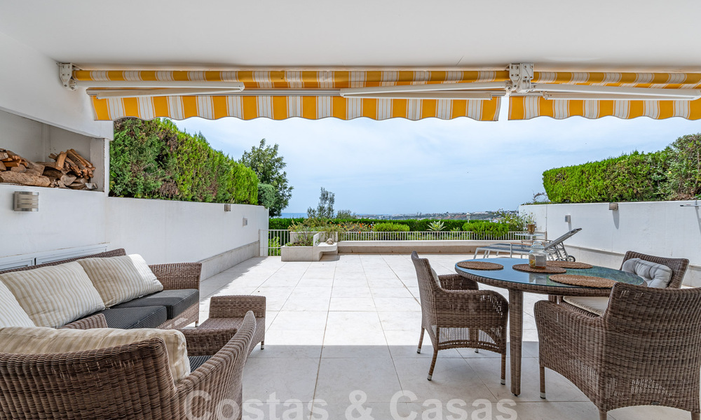 Luxueus appartement te koop met panoramisch zeezicht in een gated urbanisatie op de Golden Mile, Marbella 61758