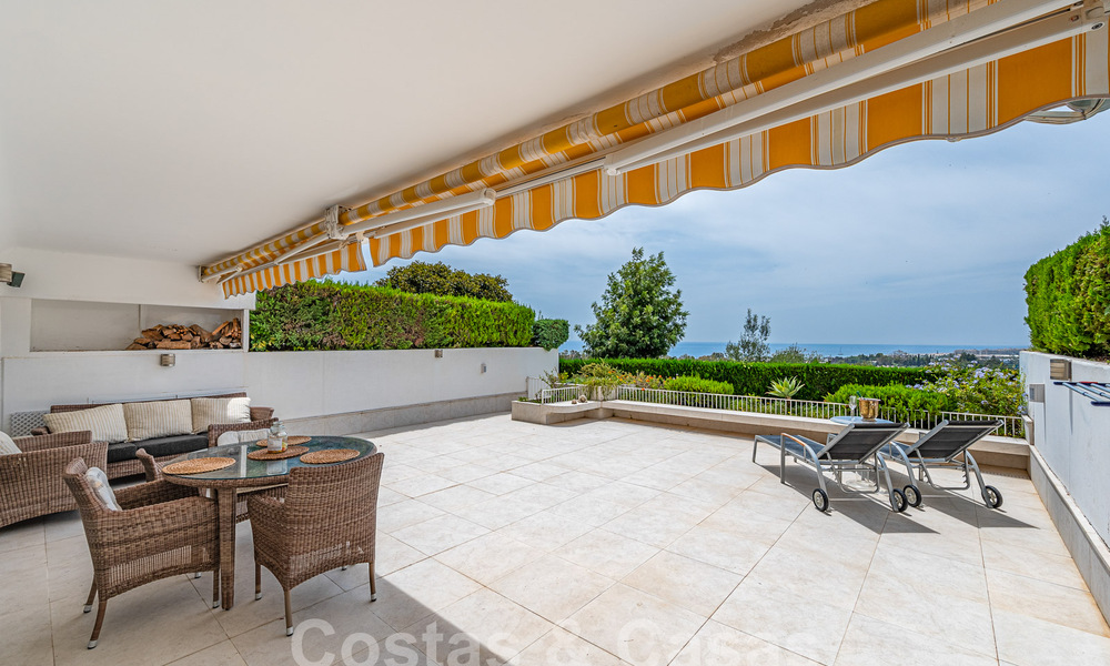 Luxueus appartement te koop met panoramisch zeezicht in een gated urbanisatie op de Golden Mile, Marbella 61760