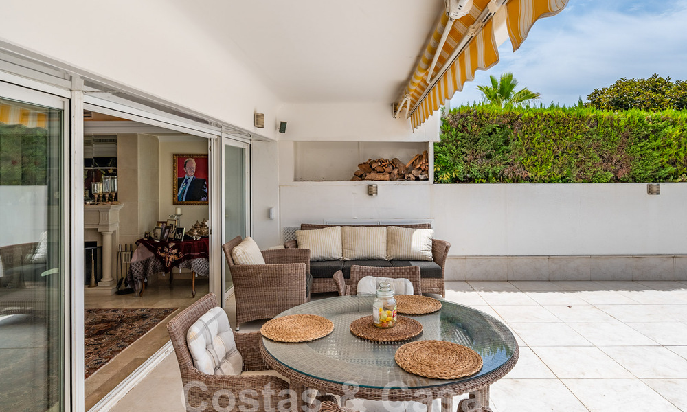 Luxueus appartement te koop met panoramisch zeezicht in een gated urbanisatie op de Golden Mile, Marbella 61762