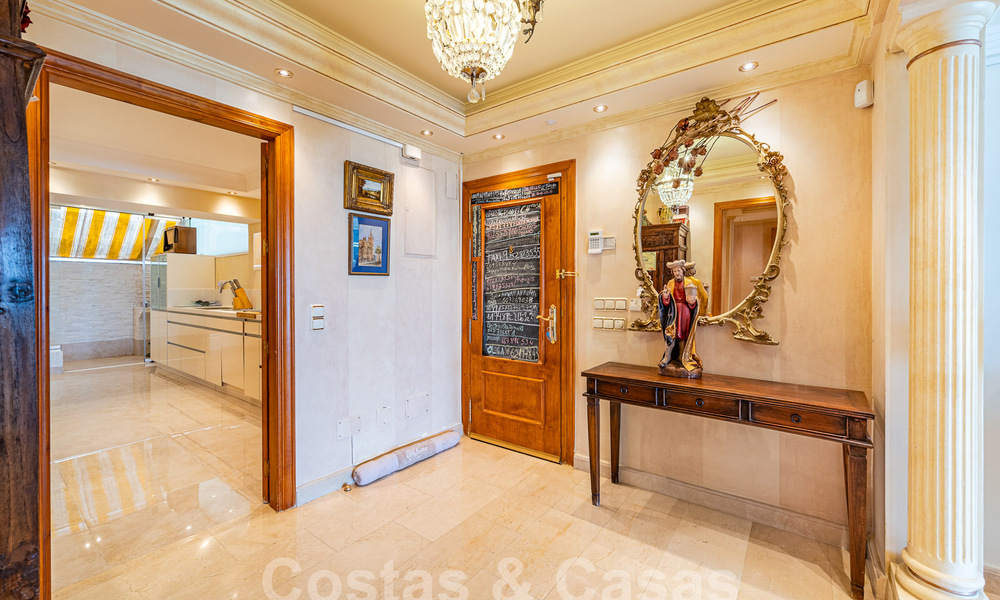 Luxueus appartement te koop met panoramisch zeezicht in een gated urbanisatie op de Golden Mile, Marbella 61766