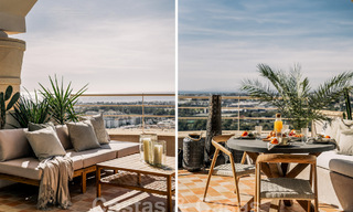 Indrukwekkend gerenoveerd penthouse te koop met panoramisch golf- en zeezicht in het hartje van Nueva Andalucia, Marbella 61827 