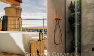 Indrukwekkend gerenoveerd penthouse te koop met panoramisch golf- en zeezicht in het hartje van Nueva Andalucia, Marbella 61828 