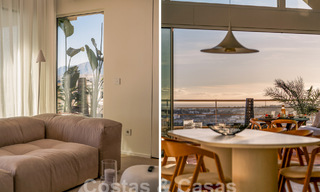 Indrukwekkend gerenoveerd penthouse te koop met panoramisch golf- en zeezicht in het hartje van Nueva Andalucia, Marbella 61835 