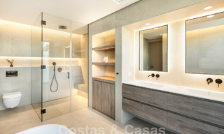 Geavanceerde luxevilla met modern design te koop op loopafstand van de golfbaan in Nueva Andalucia, Marbella 61355 