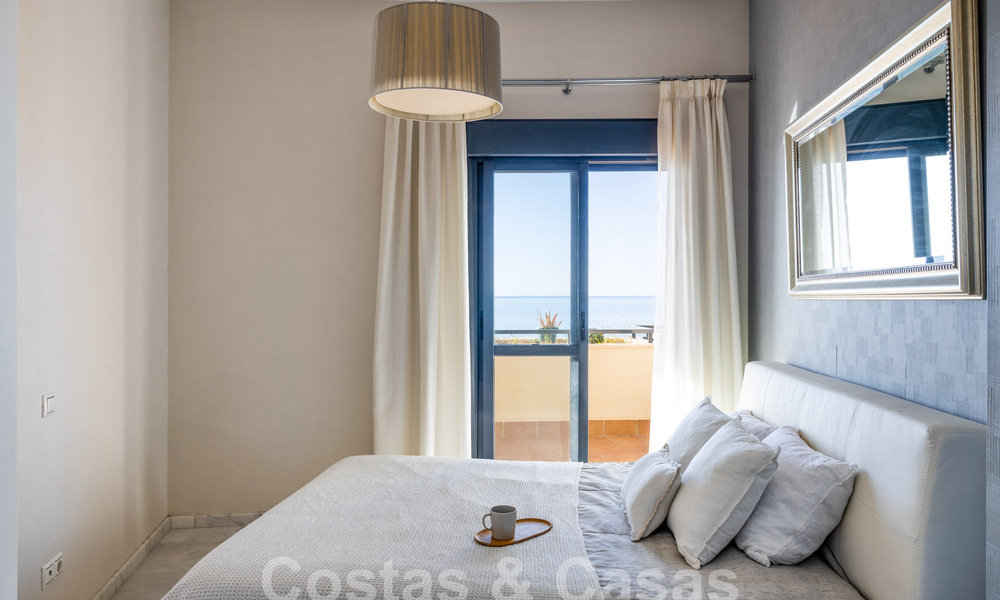 Beachside Penthouse met 3 slaapkamers en panoramisch zeezicht te koop op de New Golden Mile tussen Marbella en Estepona 61372