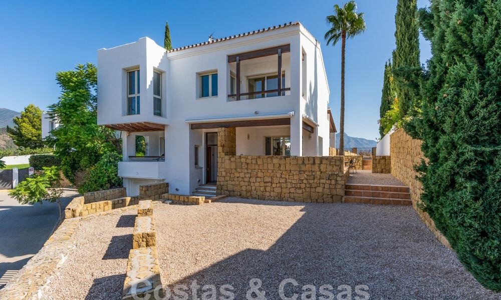 Charmante familiewoning te koop met uitzicht op golf- en berglandschap in Benahavis - Marbella 62079