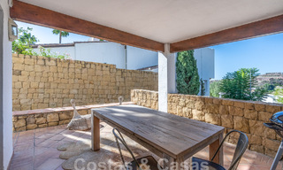 Charmante familiewoning te koop met uitzicht op golf- en berglandschap in Benahavis - Marbella 62085 