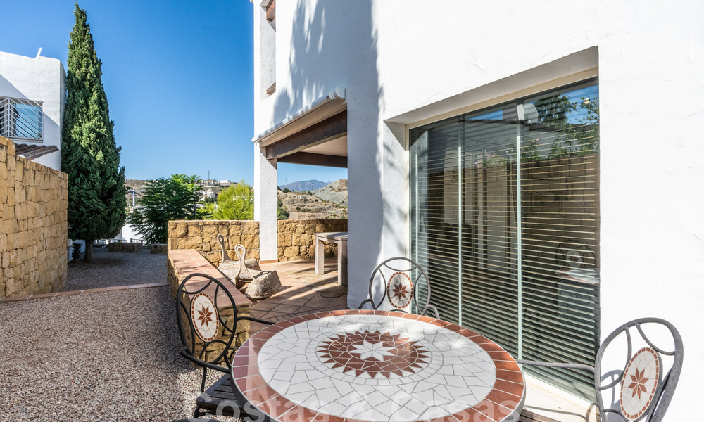 Charmante familiewoning te koop met uitzicht op golf- en berglandschap in Benahavis - Marbella 62086