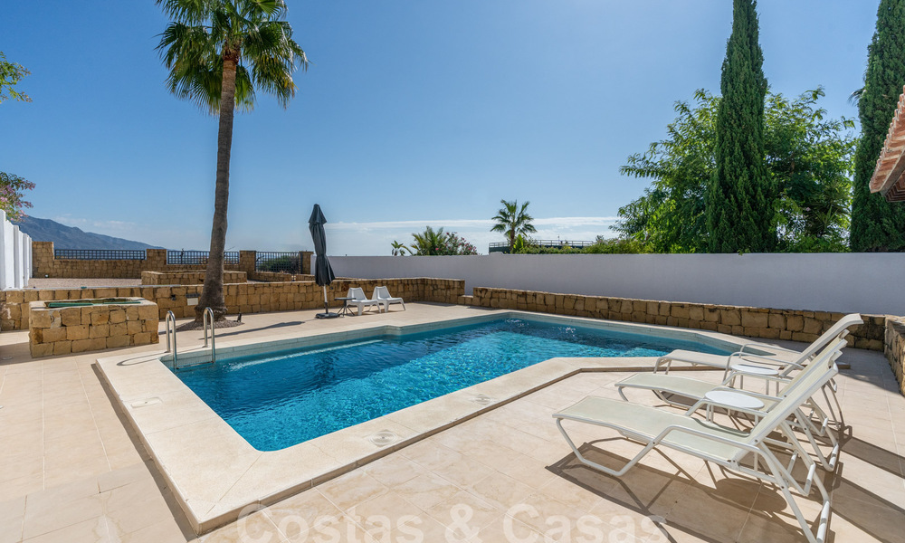 Charmante familiewoning te koop met uitzicht op golf- en berglandschap in Benahavis - Marbella 62111