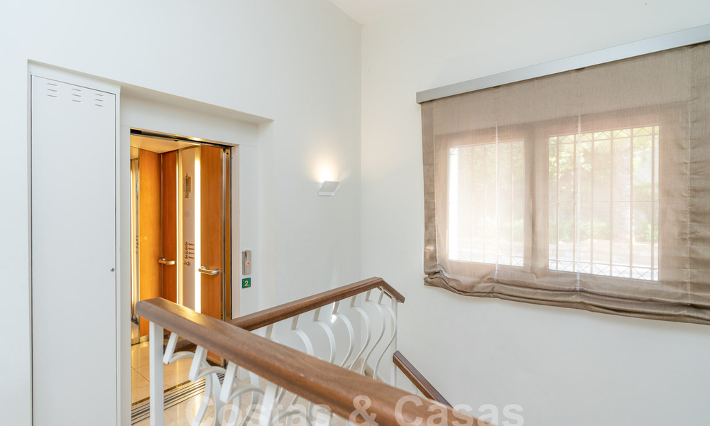 Ruime, vrijstaande villa te koop in een exclusieve, gated community in Benahavis - Marbella 62126