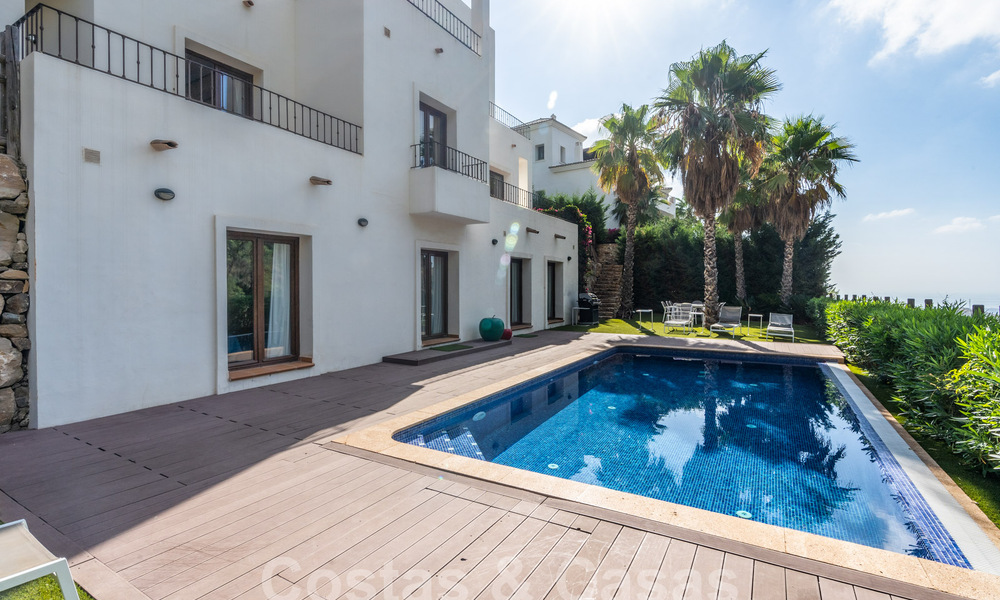 Ruime, vrijstaande villa te koop in een exclusieve, gated community in Benahavis - Marbella 62165