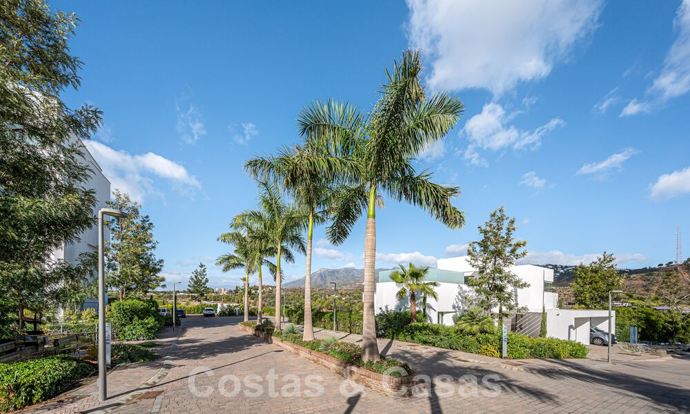 Instapklaar! Modern, luxueus penthouse te koop direct aan de golfbaan, met zee- en golfzicht, Oost-Marbella 62257