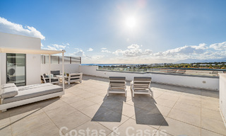 Instapklaar! Modern, luxueus penthouse te koop direct aan de golfbaan, met zee- en golfzicht, Oost-Marbella 62261 