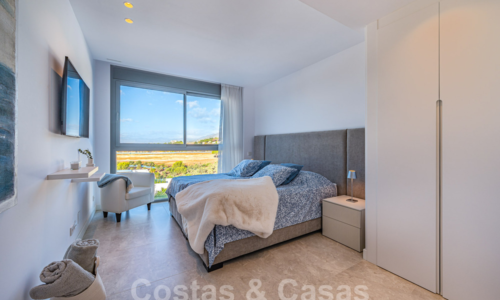 Instapklaar! Modern, luxueus penthouse te koop direct aan de golfbaan, met zee- en golfzicht, Oost-Marbella 62268