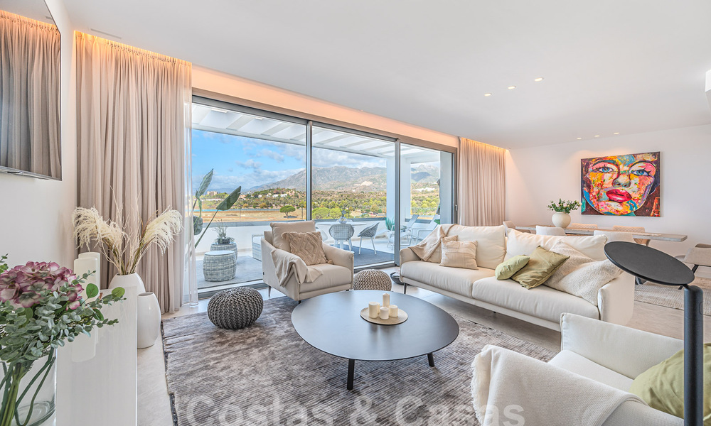 Instapklaar! Modern, luxueus penthouse te koop direct aan de golfbaan, met zee- en golfzicht, Oost-Marbella 62291
