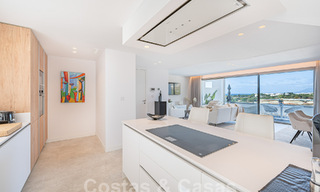 Instapklaar! Modern, luxueus penthouse te koop direct aan de golfbaan, met zee- en golfzicht, Oost-Marbella 62294 