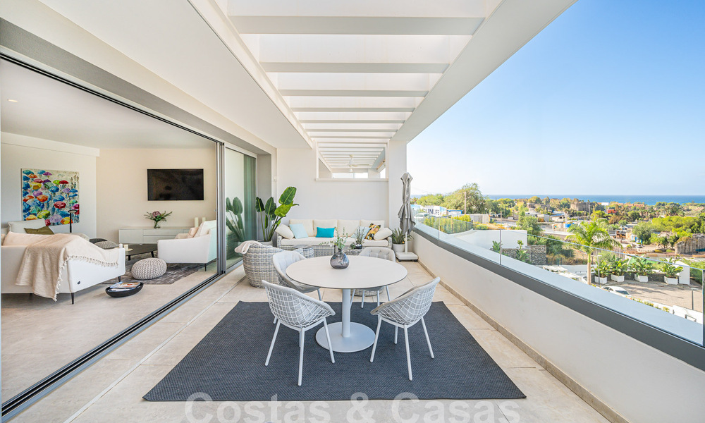 Instapklaar! Modern, luxueus penthouse te koop direct aan de golfbaan, met zee- en golfzicht, Oost-Marbella 62303