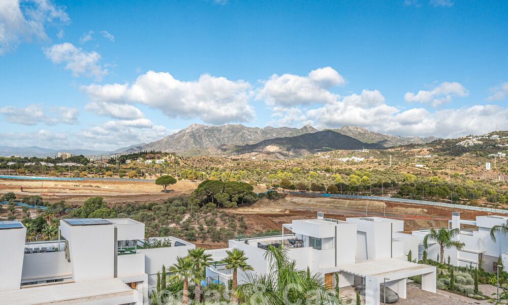 Instapklaar! Modern, luxueus penthouse te koop direct aan de golfbaan, met zee- en golfzicht, Oost-Marbella 62305