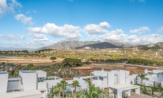 Instapklaar! Modern, luxueus penthouse te koop direct aan de golfbaan, met zee- en golfzicht, Oost-Marbella 62305 