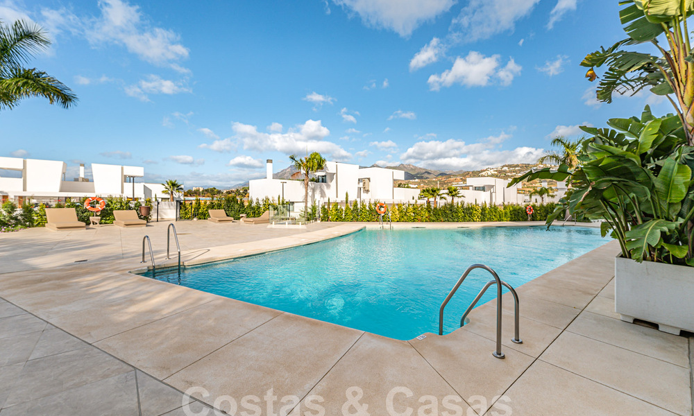 Instapklaar! Modern, luxueus penthouse te koop direct aan de golfbaan, met zee- en golfzicht, Oost-Marbella 62310