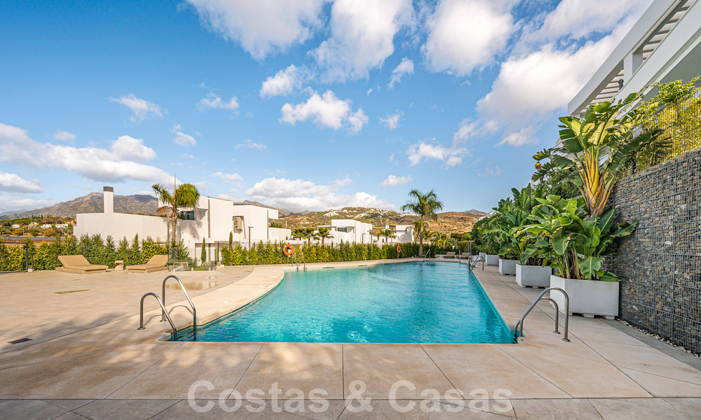 Instapklaar! Modern, luxueus penthouse te koop direct aan de golfbaan, met zee- en golfzicht, Oost-Marbella 62311