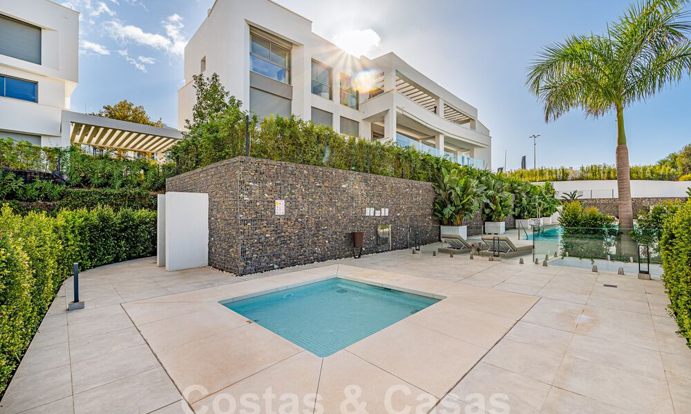 Instapklaar! Modern, luxueus penthouse te koop direct aan de golfbaan, met zee- en golfzicht, Oost-Marbella 62314