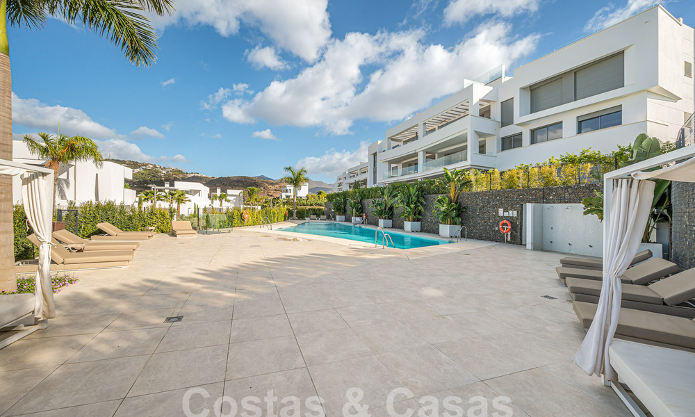 Instapklaar! Modern, luxueus penthouse te koop direct aan de golfbaan, met zee- en golfzicht, Oost-Marbella 62316