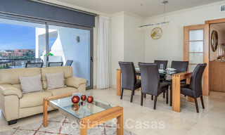 Instapklaar, modern appartement te koop met weids uitzicht o/d golf e/d zee i/e golfresort in Benahavis - Marbella 62360 