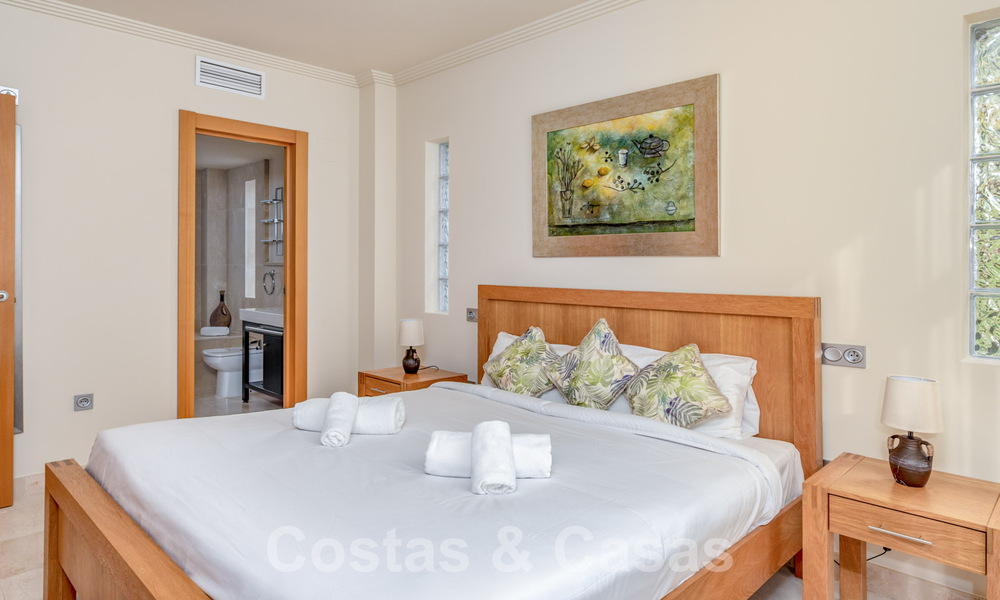 Instapklaar, modern appartement te koop met weids uitzicht o/d golf e/d zee i/e golfresort in Benahavis - Marbella 62365