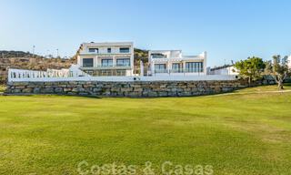 Nieuw project met moderne luxevilla’s te koop, eerstelijnsgolf met zeezicht in Mijas, Costa del Sol 62442 