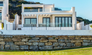 Nieuw project met moderne luxevilla’s te koop, eerstelijnsgolf met zeezicht in Mijas, Costa del Sol 62444 