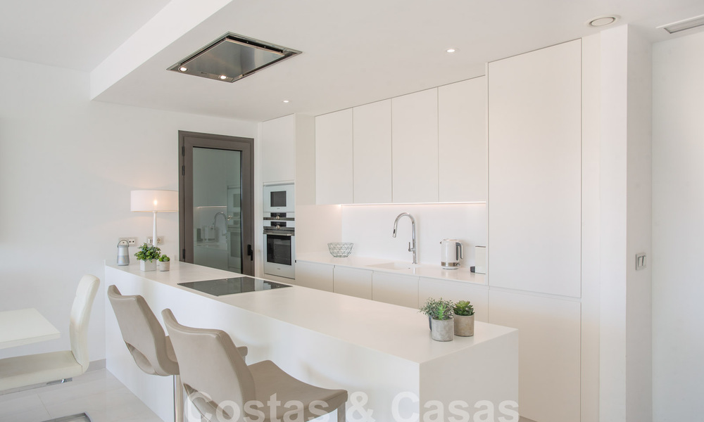 Modern 3 slaapkamer appartement met ruime terrassen te koop op de New Golden Mile tussen Marbella en Estepona 62491
