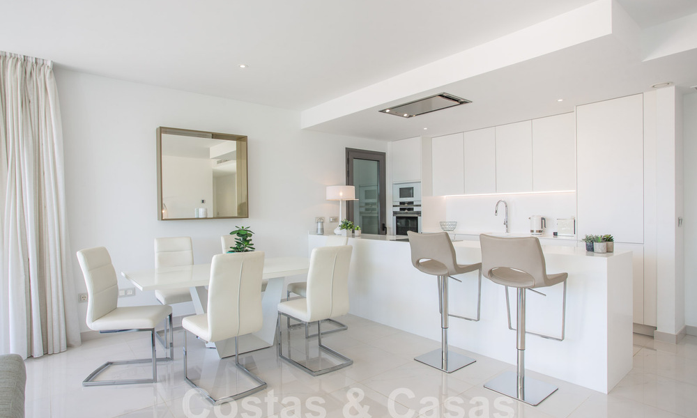 Modern 3 slaapkamer appartement met ruime terrassen te koop op de New Golden Mile tussen Marbella en Estepona 62493