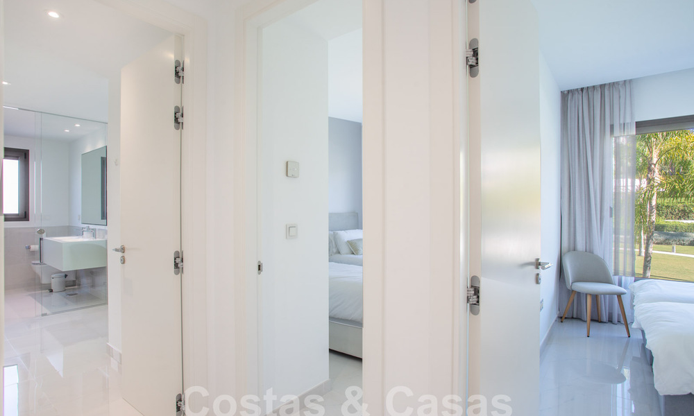 Modern 3 slaapkamer appartement met ruime terrassen te koop op de New Golden Mile tussen Marbella en Estepona 62518