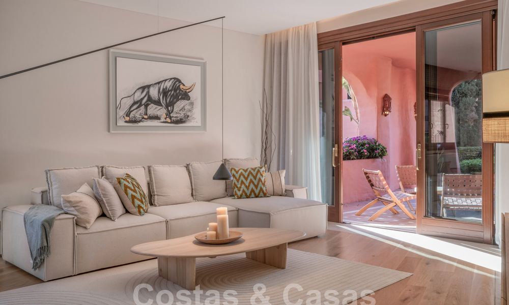 Modern gerenoveerd tuinappartement te koop in een exclusief eerstelijnsstrand complex op de New Golden Mile tussen Marbella en Estepona 62630