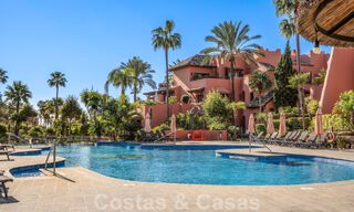 Modern gerenoveerd tuinappartement te koop in een exclusief eerstelijnsstrand complex op de New Golden Mile tussen Marbella en Estepona 62631 