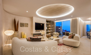 Kwalitatief gerenoveerd, immens penthouse te koop in een eerstelijnsstrand complex ten oosten van Marbella centrum 70681 