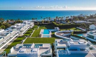 Herverkopen! Instapklare luxevilla’s te koop in een nieuw innovatief complex bestaande uit 12 geavanceerde villa’s met zeezicht, op de Golden Mile van Marbella 62649 