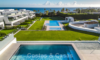Herverkopen! Instapklare luxevilla’s te koop in een nieuw innovatief complex bestaande uit 12 geavanceerde villa’s met zeezicht, op de Golden Mile van Marbella 62652 