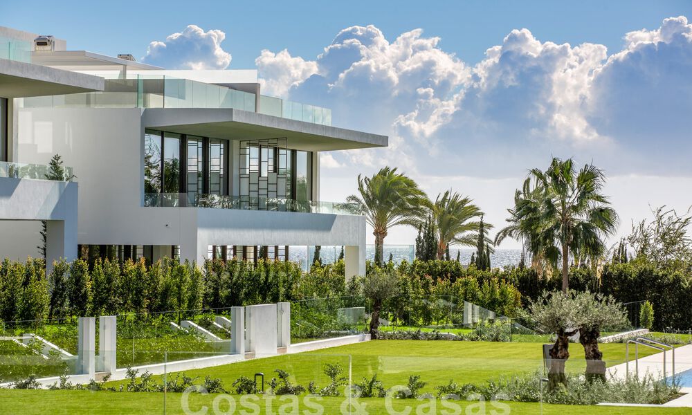 Instapklare luxevilla’s te koop in een nieuw innovatief complex bestaande uit 12 geavanceerde villa’s met zeezicht, op de Golden Mile van Marbella 62655