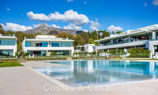 Herverkopen! Instapklare luxevilla’s te koop in een nieuw innovatief complex bestaande uit 12 geavanceerde villa’s met zeezicht, op de Golden Mile van Marbella 62657 